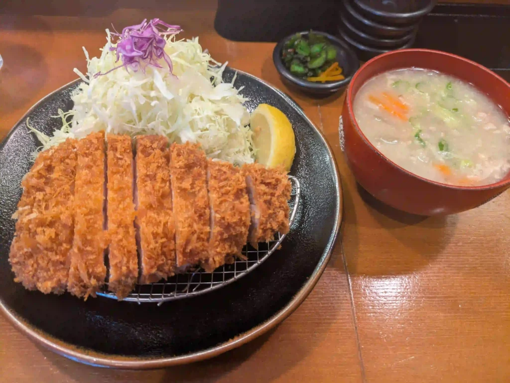 とん汁と玄米の店 檍食堂　とんかつ定食