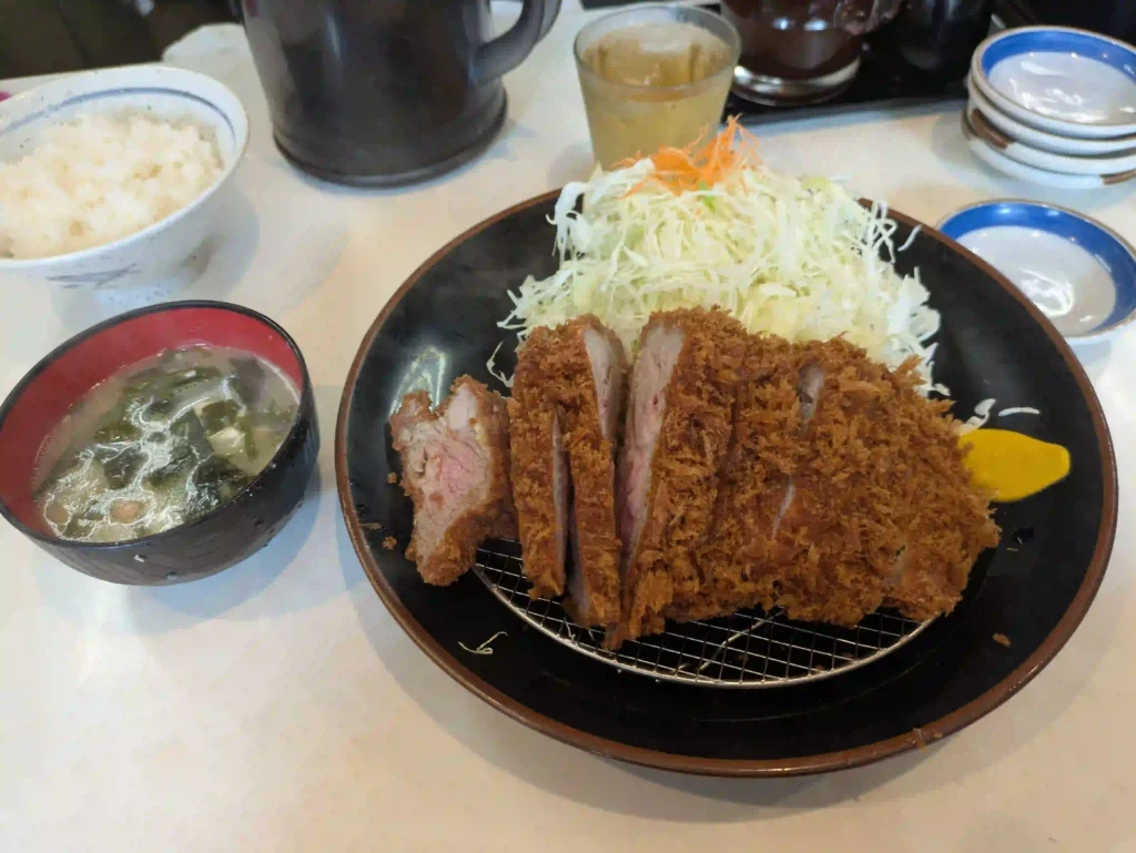 まるやま食堂　カタロースカツ定食