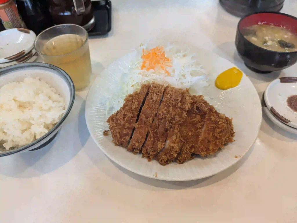 まるやま食堂　まるとくロースカツ定食