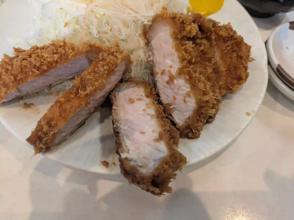 まるやま食堂　まるとくロースカツ定食　断面