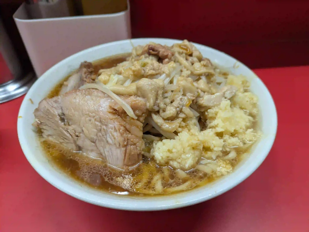 ラーメン二郎　上野毛店　小豚ニンニク多めアブラカラメ