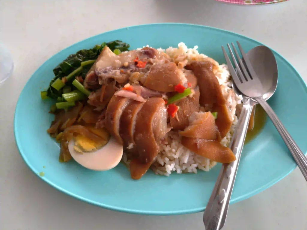 ブッカオ常設市場のカオカームー